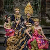 Thầ